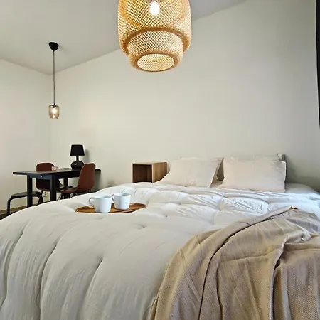 아파트 Beautiful Near The Center, Free Parking *